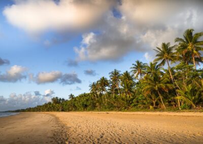 Plage où pratiquer le yoga à la fin de la retraite à Marari Beach